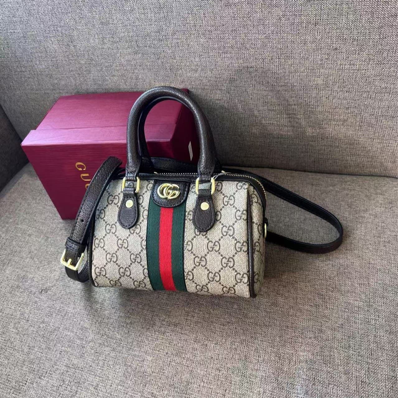 𝟱𝟬% 𝗦𝗽𝗲𝗰𝗶𝗮𝗹 𝗗𝗶𝘀𝗰𝗼𝘂𝗻𝘁  -Premium Quality 𝐆𝐮𝐜𝐜𝐢 𝐎𝐩𝐡𝐢𝐝𝐢𝐚 Ladies Bag | Made in Italy | Free Delivery All Over Qatar