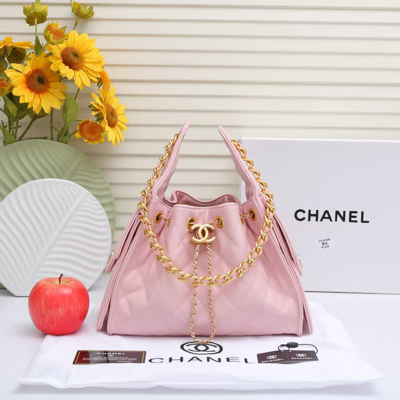 𝟱𝟬% 𝗦𝗽𝗲𝗰𝗶𝗮𝗹 𝗗𝗶𝘀𝗰𝗼𝘂𝗻𝘁  -Premium Quality 𝐂𝐡𝐚𝐧𝐞𝐥 Ladies Bag | Made in Italy | Free Delivery All Over Qatar